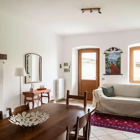Leoni - Charming Full In Holiday home