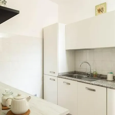 Leoni - Charming Full In Holiday home *